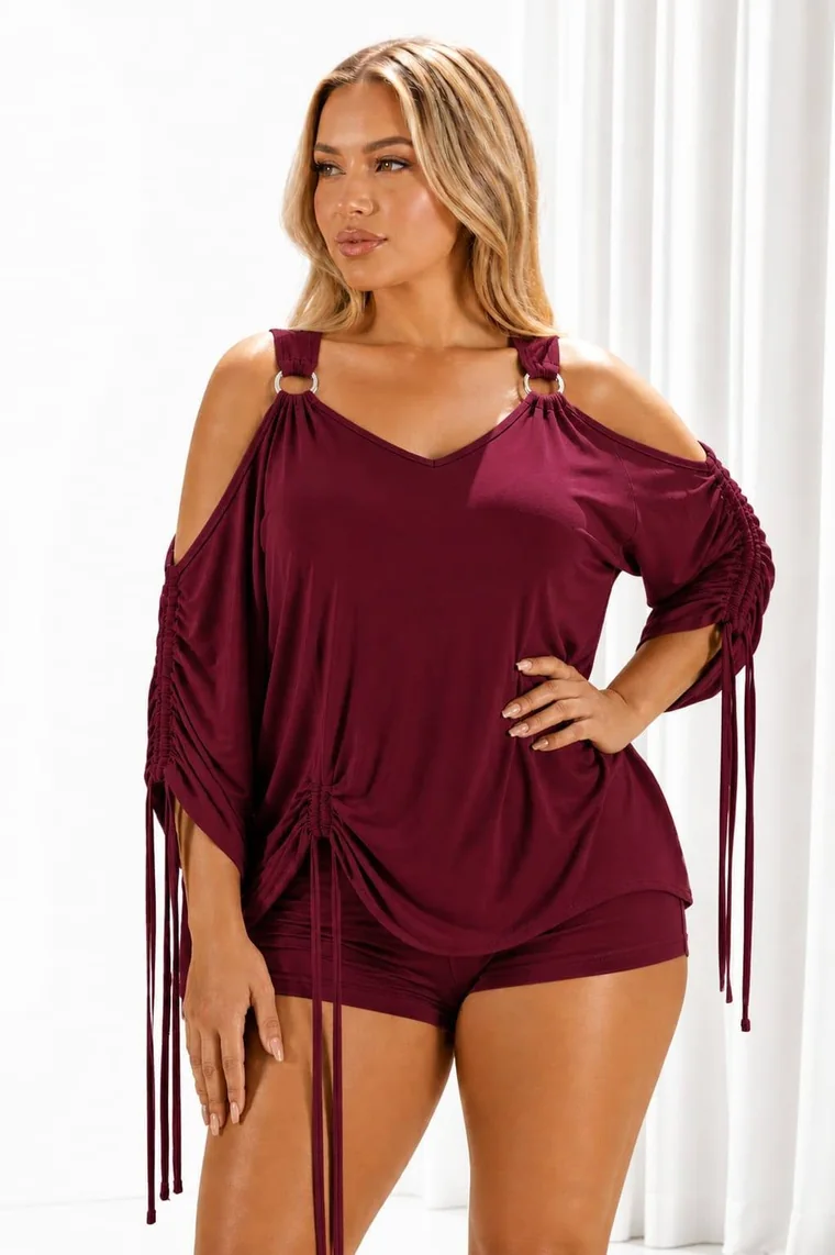 Blusa de hombros descubiertos en guinda